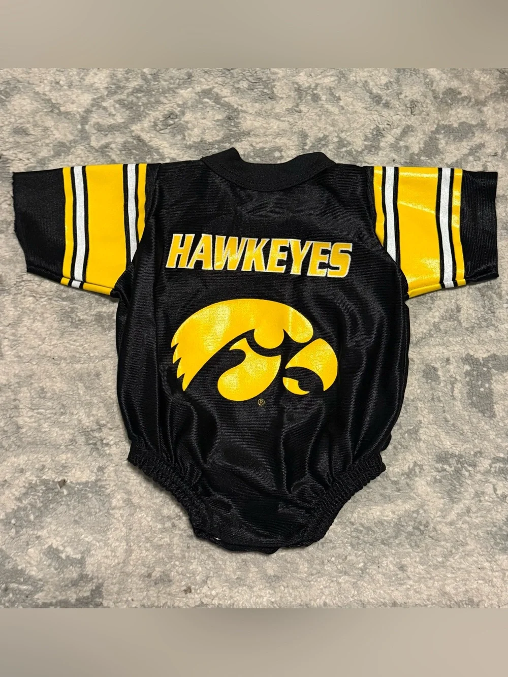 Iowa Hawkeyes Baby Bodysuit 0–3M Jersey Style IZAW Black Gold Football Outfit